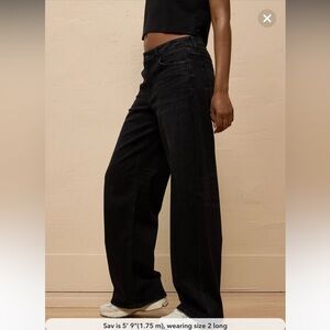NWOT- Low-Rise Baggy Wide-Leg Jean